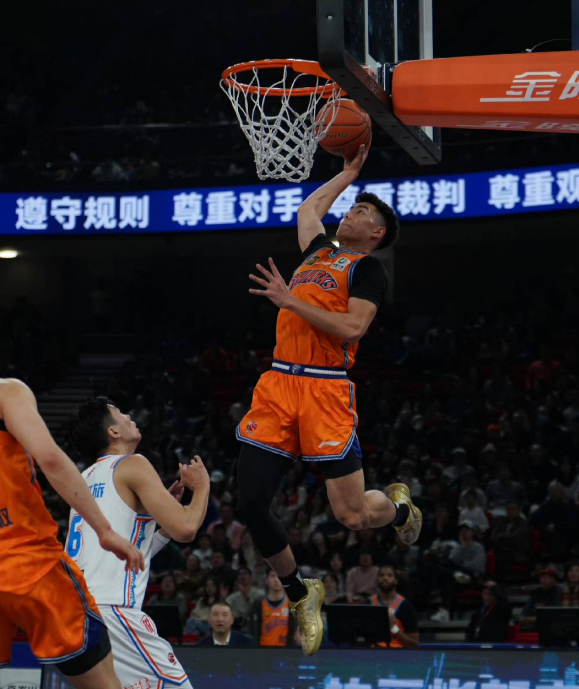 辽宁男篮高效进攻，轻松赢下强队