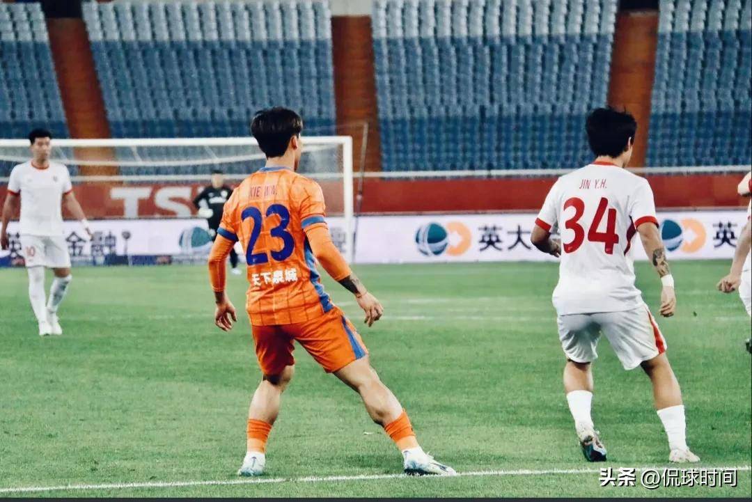 包含球员因红牌事件被禁赛，球队增加备战困难的词条