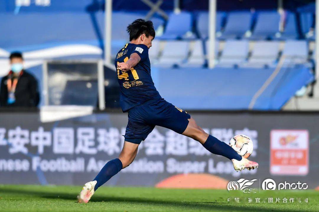 包含广州富力客场战平，继续保持不败的词条