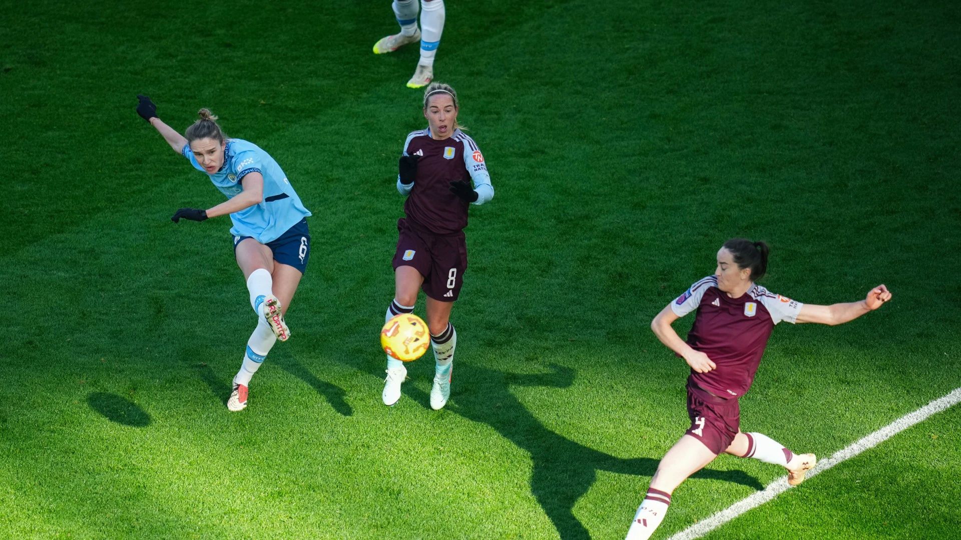 网友热议：女足比赛中的最佳进球是哪个？