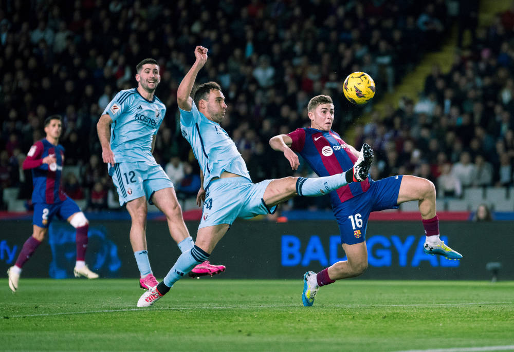 关于荣耀之路漫长，巴萨少帅瞄准联赛第一的信息