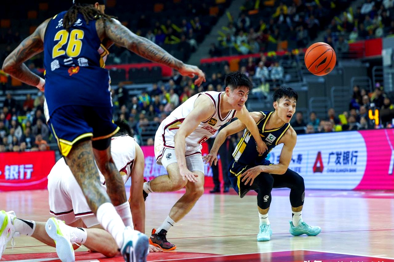 关于篮球后卫技术独步天下，全场奔波助攻神秘的信息