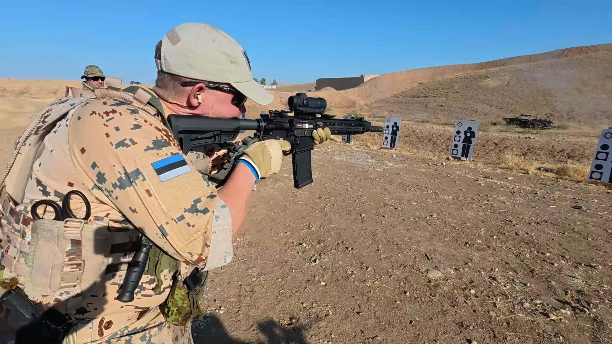 荷兰射击选手表现英勇，助力团队成功的简单介绍