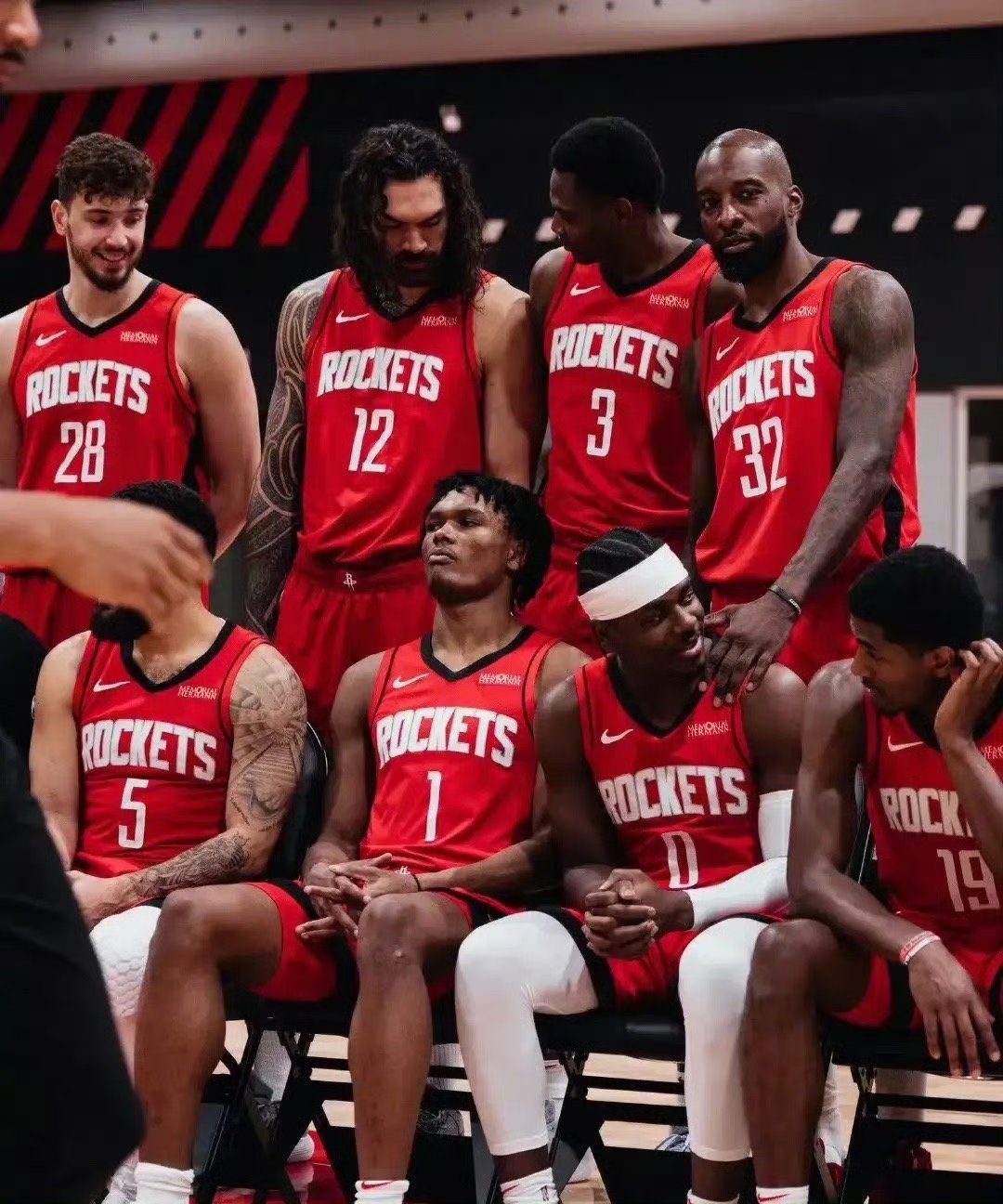 火箭队全队集体训练备战下一场比赛