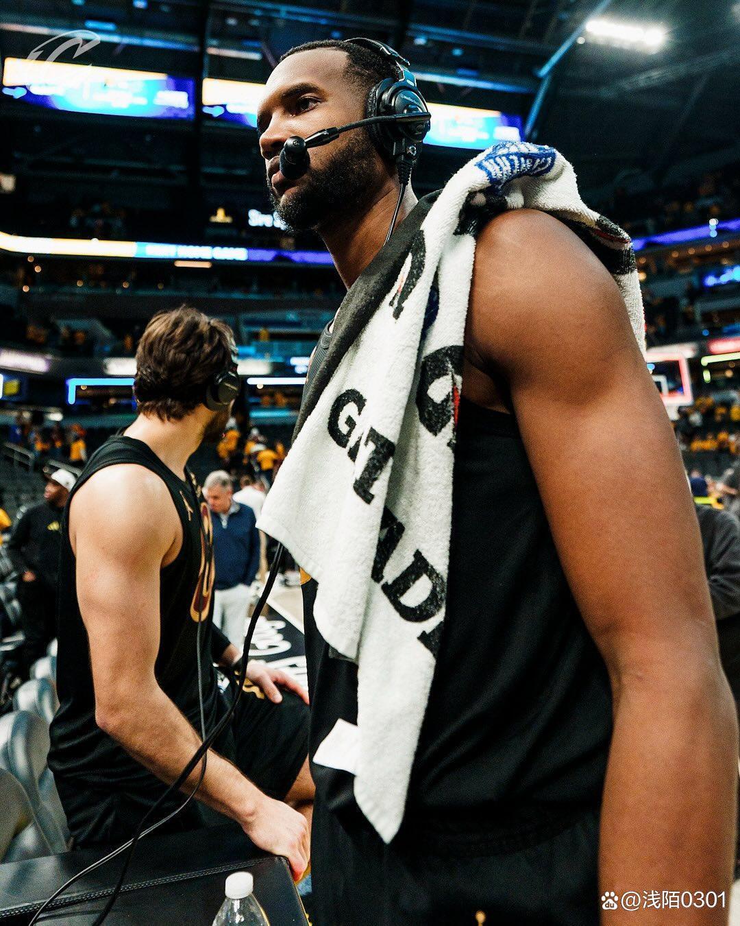 包含骑士队核心球员伤愈复出迎来胜利的词条