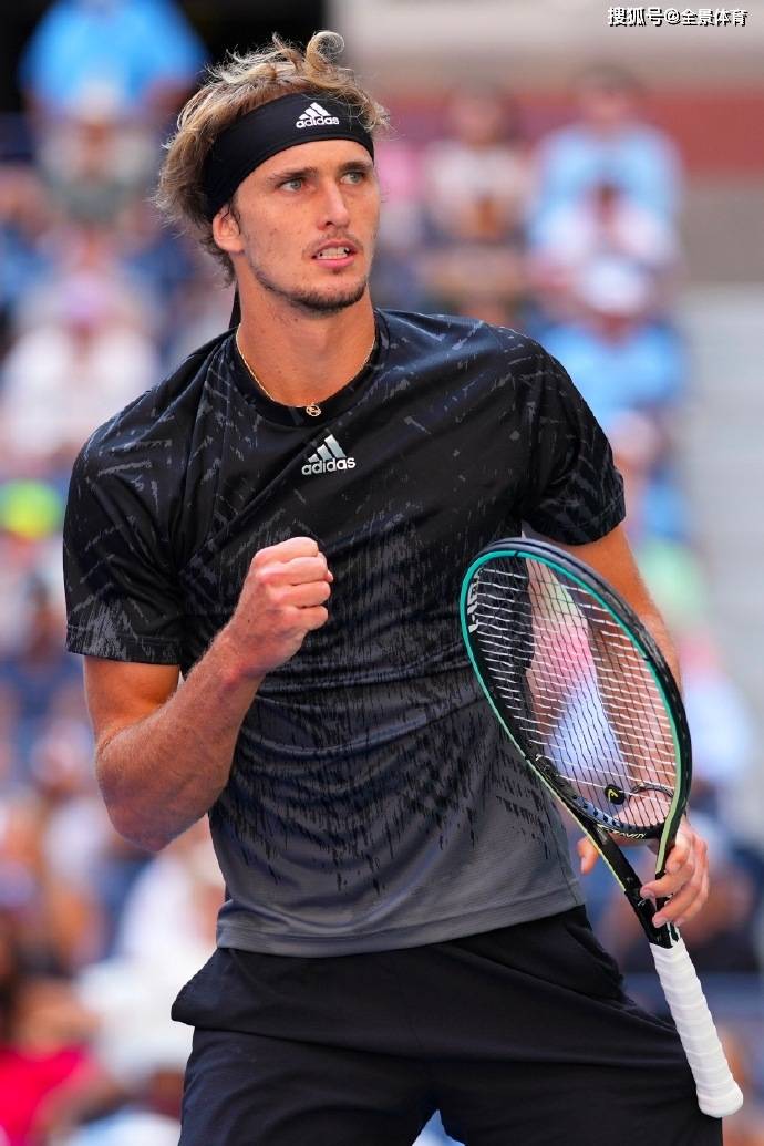 包含T1横扫TL，JackeyLove打出惊人五杀激烈交锋成都决赛之夜，强势挺进下一轮的词条