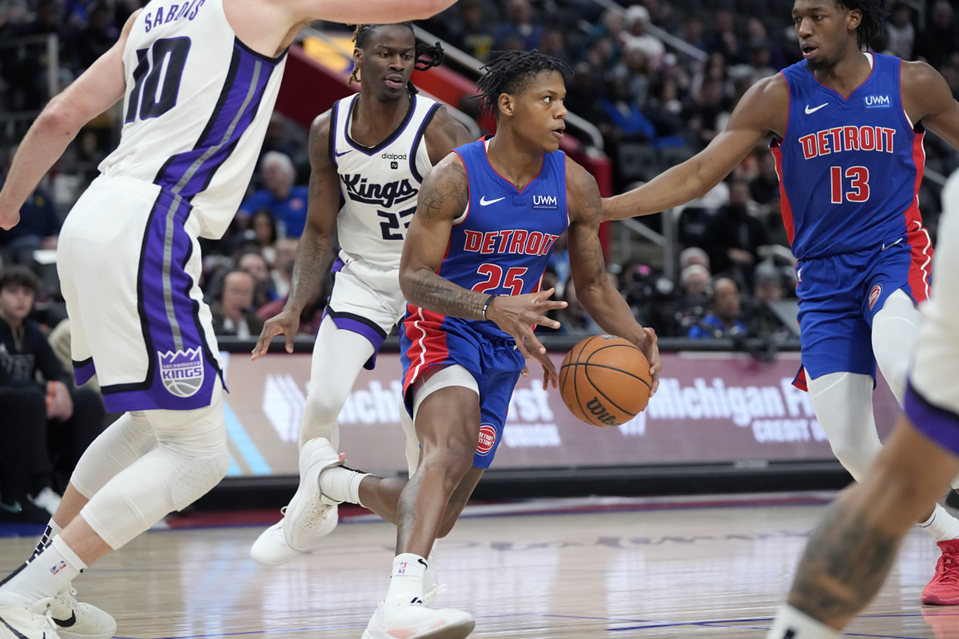 贝西克塔斯继续胜利势头，领先优势越来越大