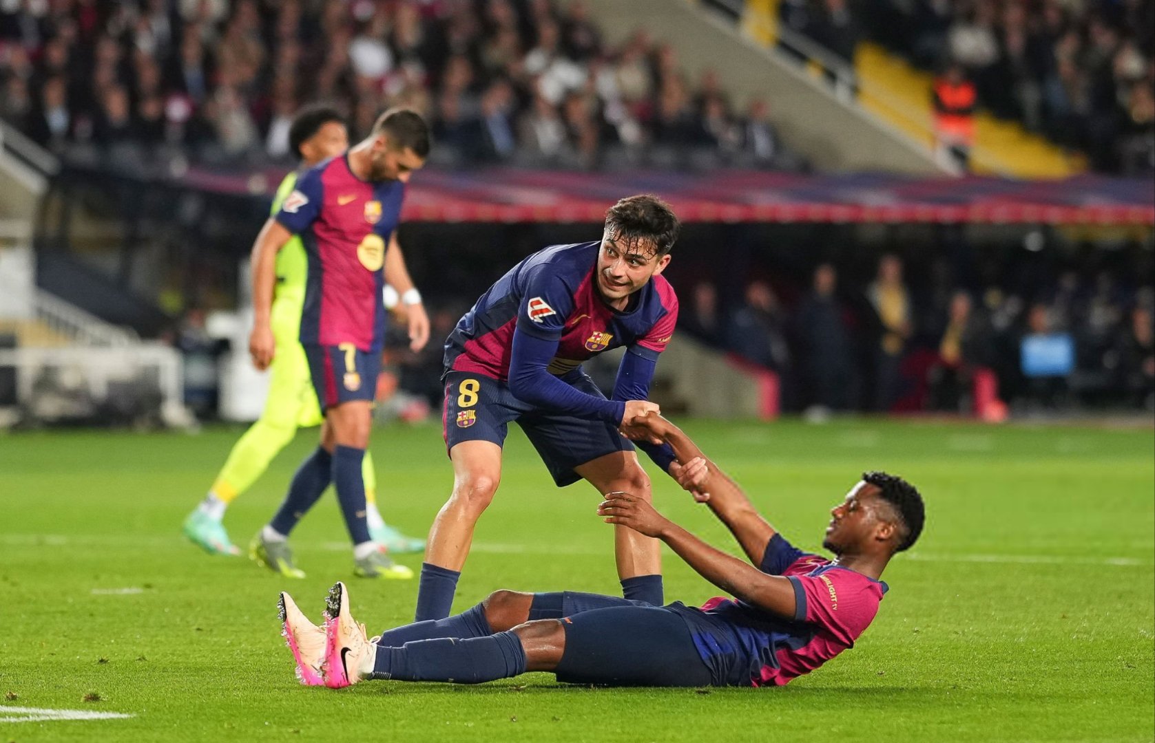 比赛过程中场上激烈对抗，球员斗志昂扬