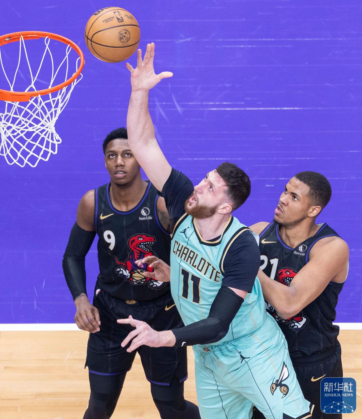 猛龙在主场轻取热火，迎来三连胜