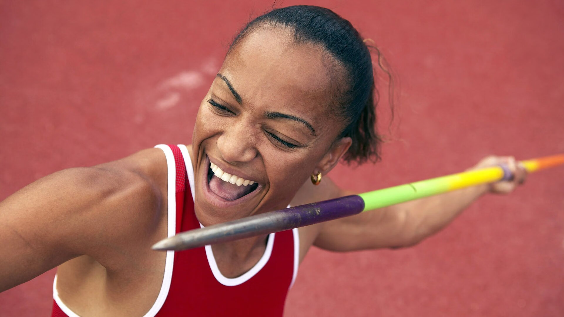 当欧冠决赛夜失去光明，哈利伯顿点燃另一种赛场